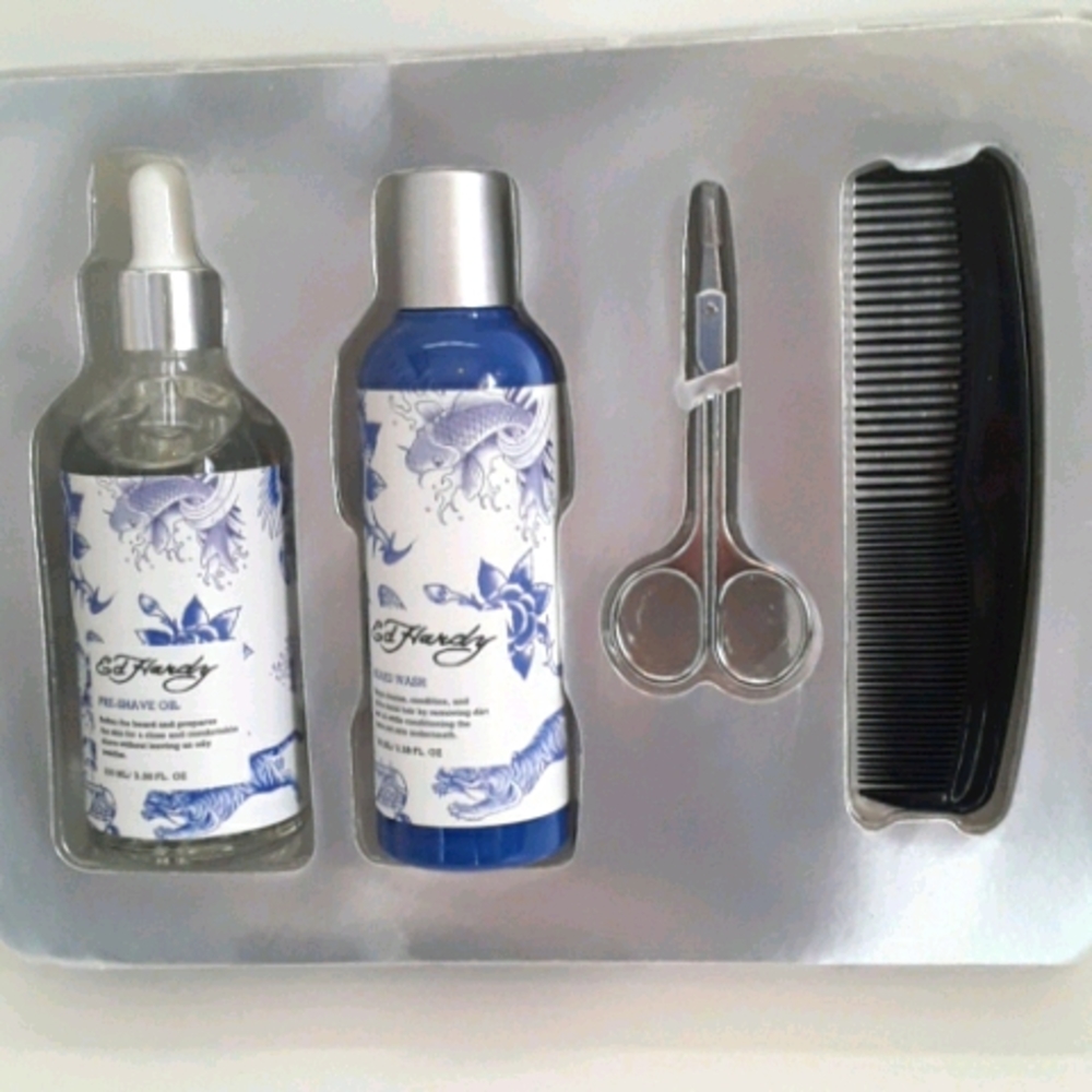 Ed Hardy Beard Grooming Kit  4pc